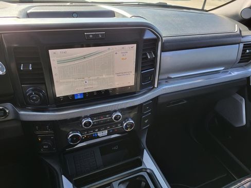 Used 2025 Ford F350 Platinum w/ FX4 Off-Road Package image 3