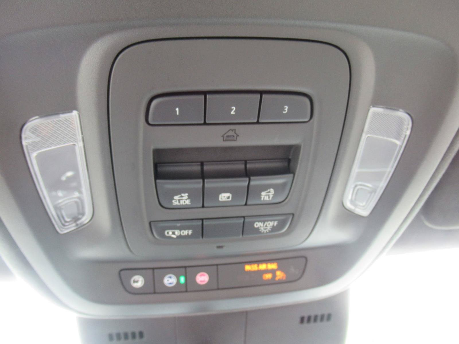 Certified 2025 Cadillac CT5 V w/ Technology Package RWD image 34
