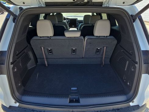 Used 2025 GMC Acadia Elevation w/ Elevation Premium Package image 27