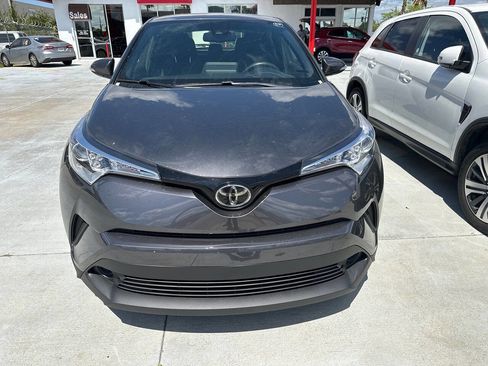 Used 2019 Toyota C-HR LE image 1
