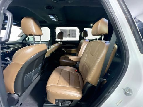 Used 2020 Kia Telluride SX w/ SX Prestige Package image 30