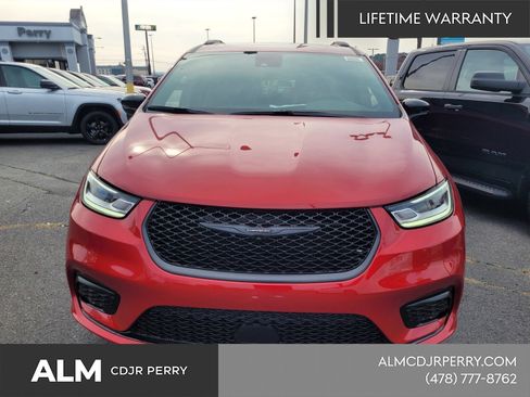New 2026 Chrysler Pacifica Limited w/ S Appearance Package FWD image 19