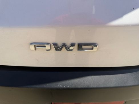 Used 2021 GMC Acadia SLT AWD/4WD image 30