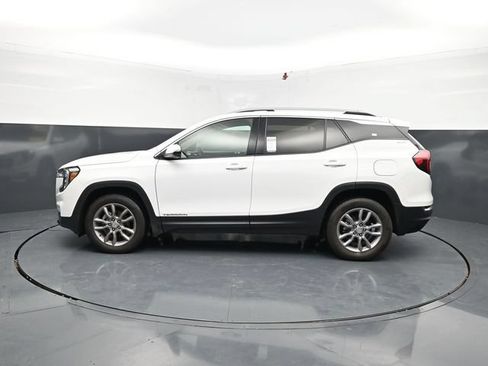 Used 2024 GMC Terrain SLT AWD/4WD image 5