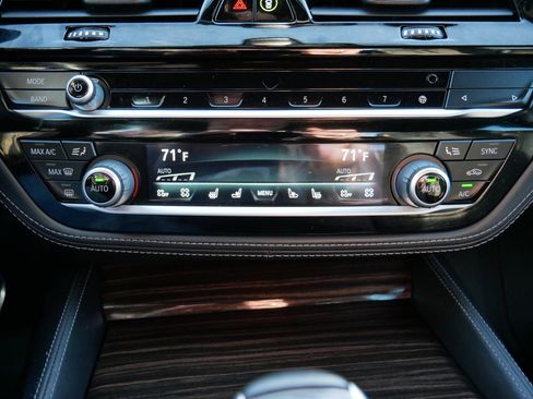 Used 2020 BMW M5 w/ Executive Package image 23