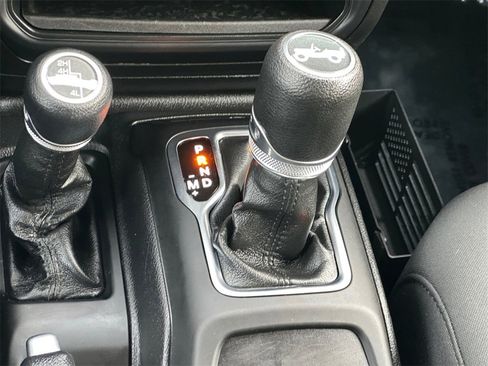 Used 2019 Jeep Wrangler Unlimited Sport S image 16