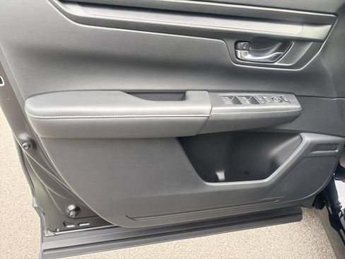 Certified 2025 Honda CR-V EX image 9