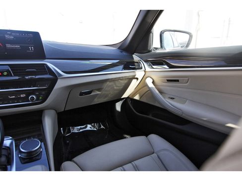 Used 2020 BMW 530i w/ Convenience Package image 12