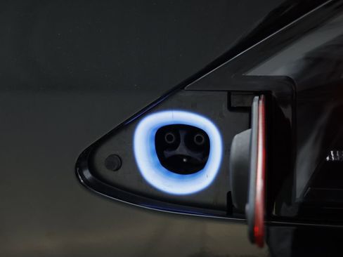 Used 2019 Tesla Model X Performance image 15