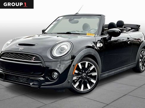 Used 2021 MINI Cooper S w/ Driver Assistance Package image 1