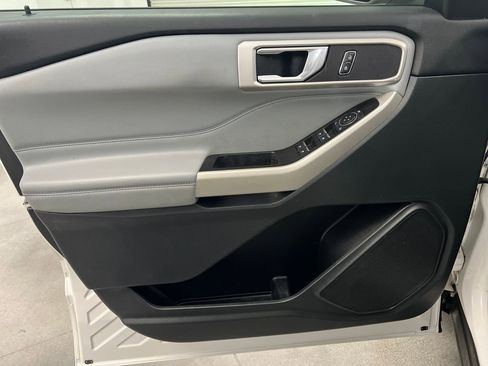 Used 2021 Ford Explorer XLT w/ Equipment Group 202A image 11