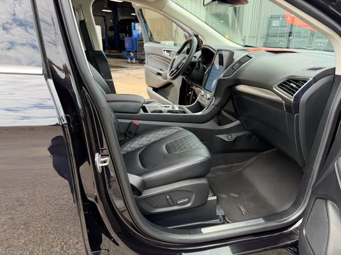 Used 2024 Ford Edge Titanium AWD/4WD image 10