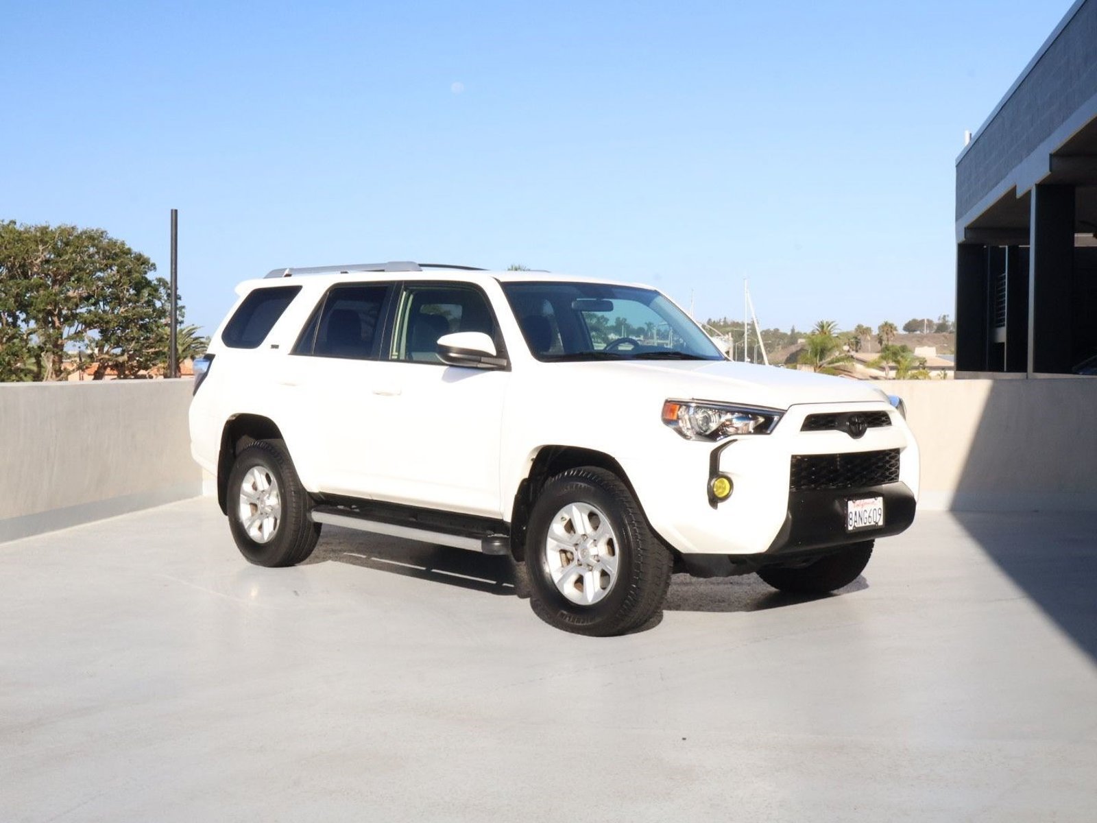 Used 2018 Toyota 4Runner SR5 w/ Preferred Accessory Package AWD/4WD image 7