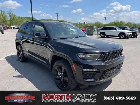 Used 2024 Jeep Grand Cherokee Limited w/ Luxury Tech Group II image 2