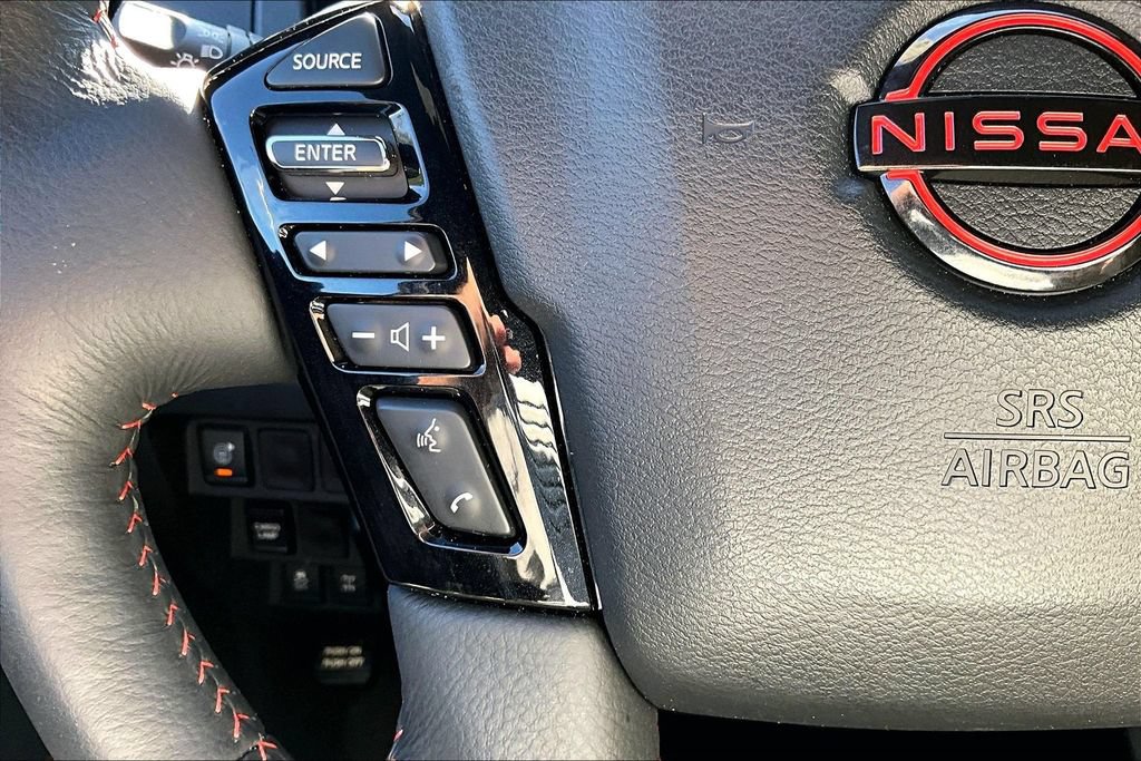 Used 2026 Nissan Frontier PRO-4X AWD/4WD image 12
