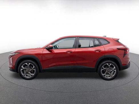 Used 2025 Chevrolet Trax LT FWD image 4