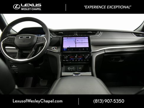 Used 2024 Jeep Grand Cherokee Limited w/ Black Appearance Package image 25