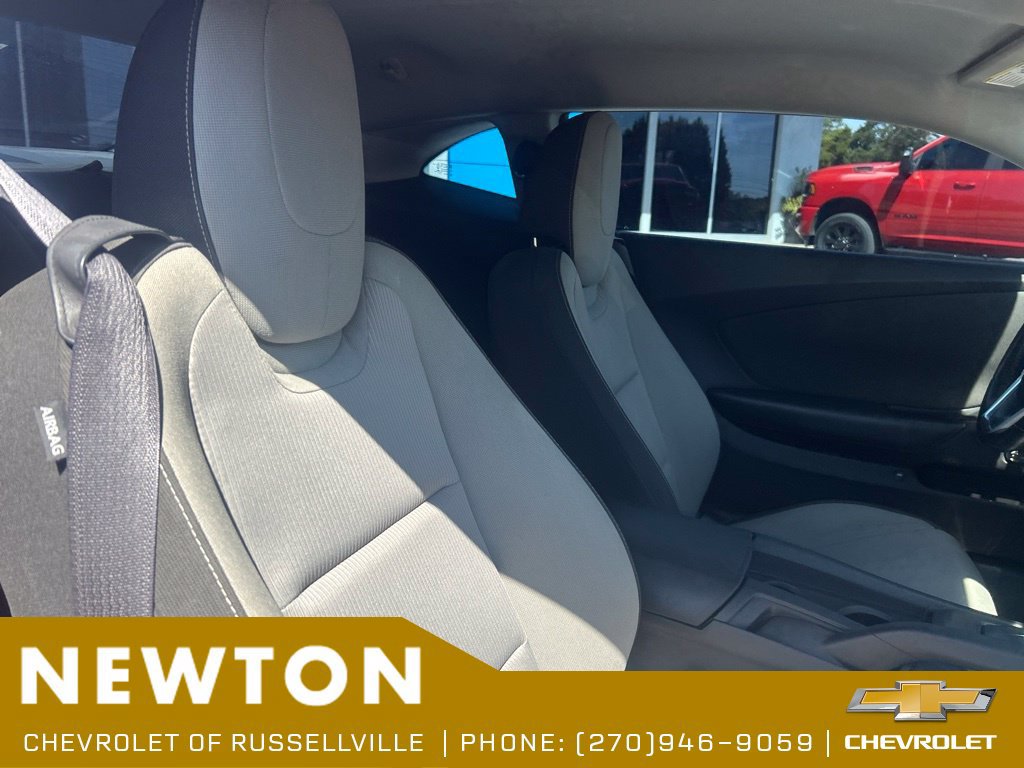 Used 2015 Chevrolet Camaro LT RWD image 21