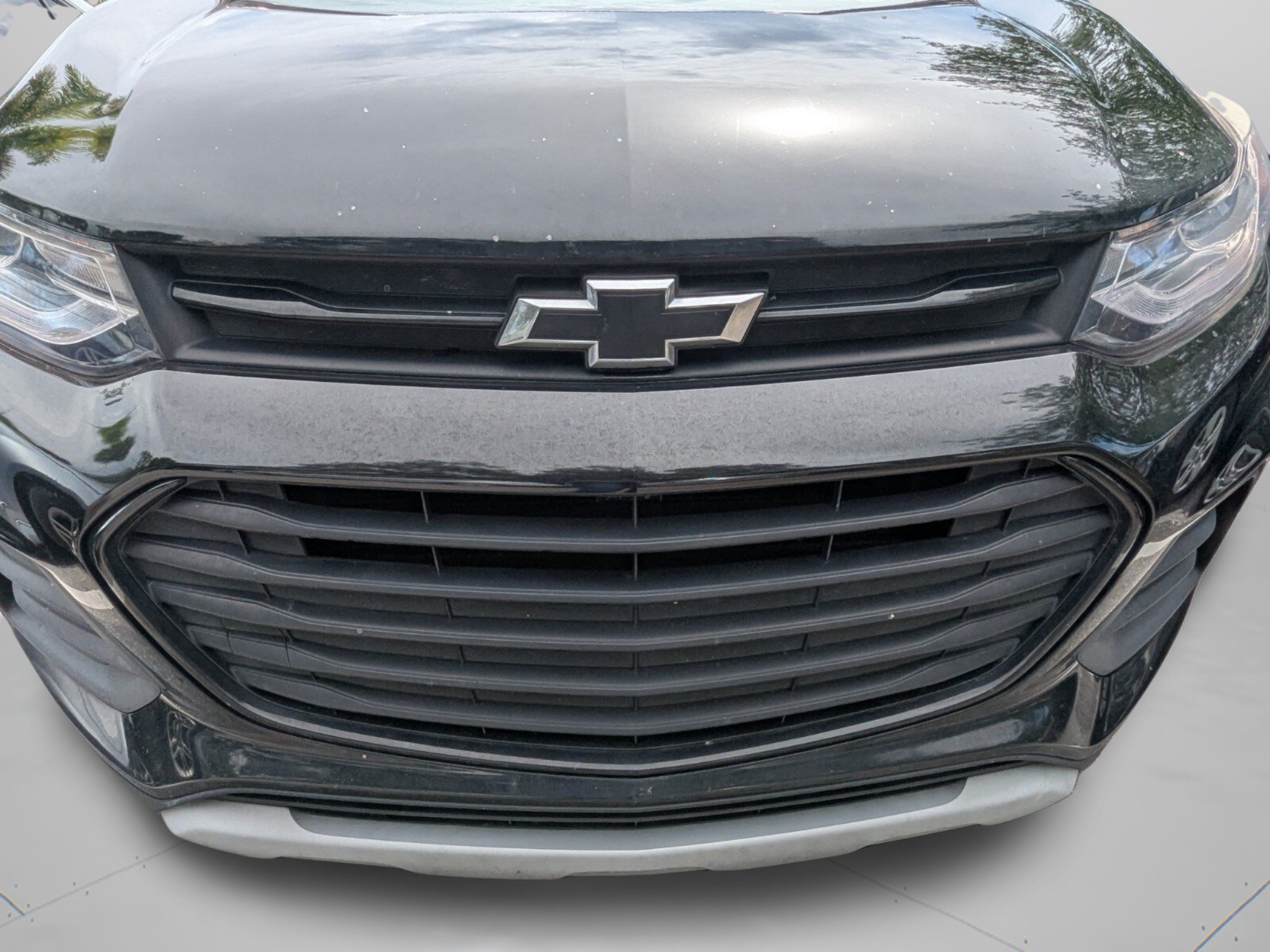 Used 2021 Chevrolet Trax LT w/ Redline Edition AWD/4WD image 11