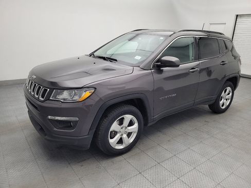 Used 2019 Jeep Compass Latitude w/ Cold Weather Group AWD/4WD image 2