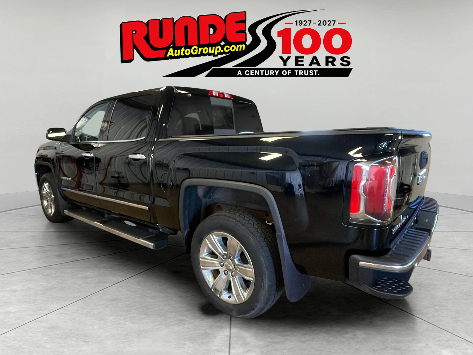 Used 2016 GMC Sierra 1500 SLT w/ Enhanced Driver Alert Package AWD/4WD image 3