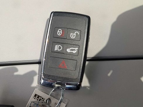 Used 2026 Land Rover Range Rover Velar S AWD/4WD image 35