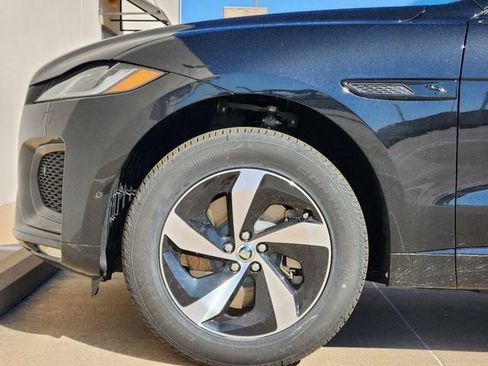 Used 2026 Jaguar F-PACE R-Dynamic S image 6