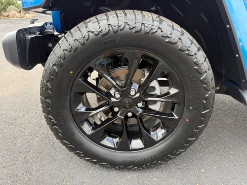 Used 2021 Jeep Wrangler Unlimited Sahara w/ Dual Top Group image 39