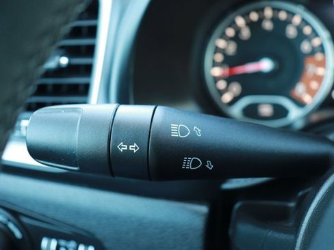 Used 2021 Jeep Renegade Latitude FWD image 20