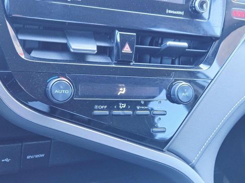 Used 2021 Toyota Camry SE image 26