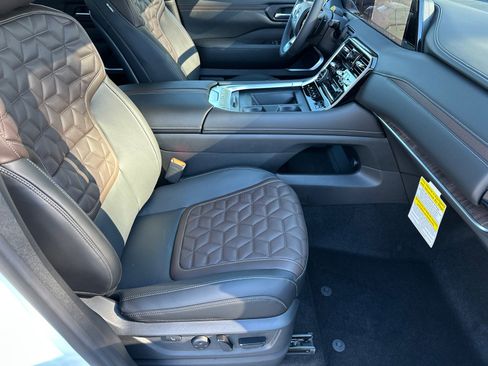 New 2026 Nissan Armada Platinum Reserve image 13