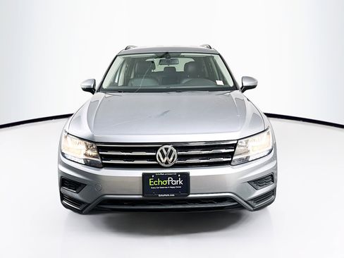 Used 2020 Volkswagen Tiguan SE AWD/4WD image 2