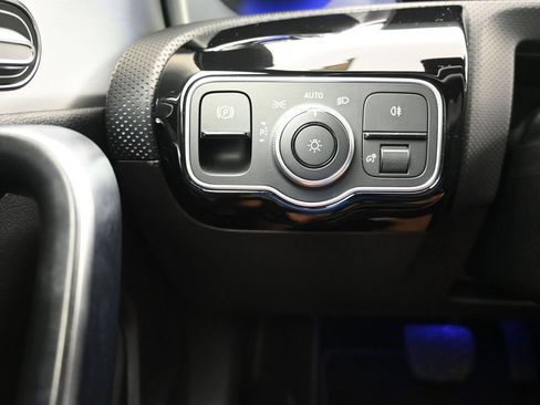 Used 2025 Mercedes-Benz CLA 250 image 21