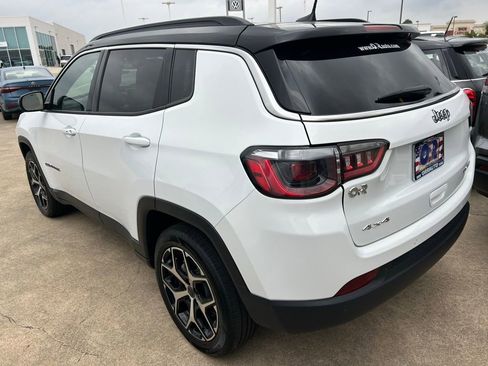 Used 2025 Jeep Compass Limited AWD/4WD image 8