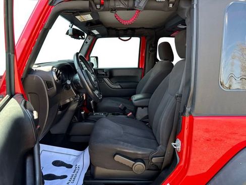 Used 2017 Jeep Wrangler Sport AWD/4WD image 9