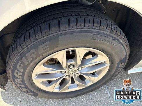 Certified 2024 Toyota Sienna XLE FWD image 10