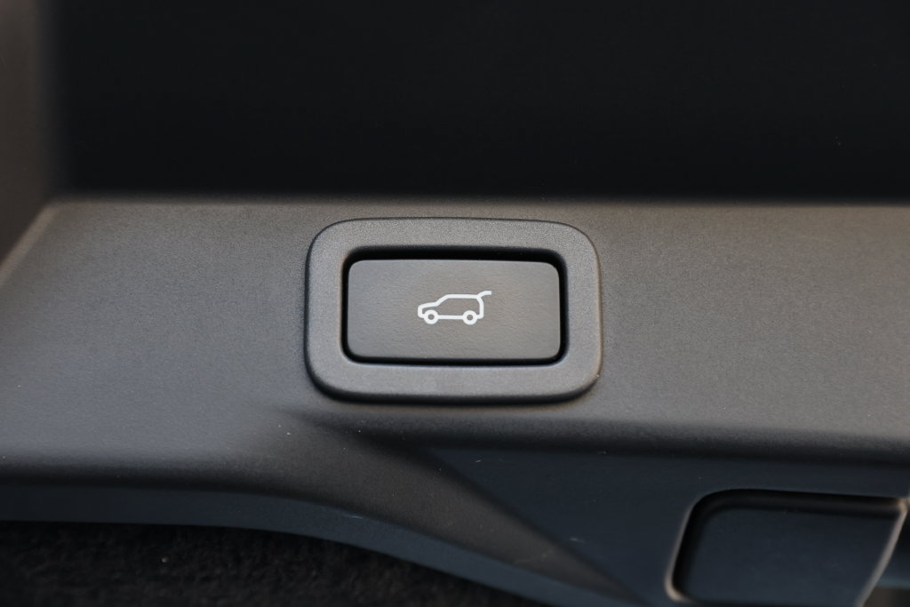 Used 2019 Land Rover Range Rover Sport SE AWD/4WD image 9
