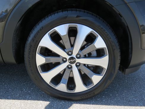 Used 2022 Kia Telluride EX w/ EX Premium Package image 10