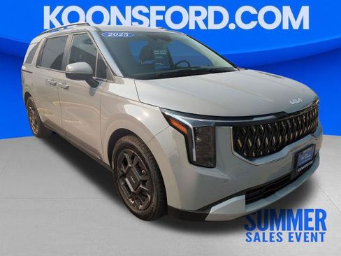 Used 2025 Kia Carnival EX FWD image 3