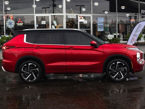 Used 2024 Mitsubishi Outlander SEL image 7