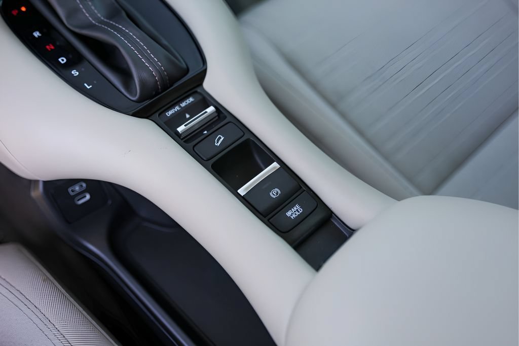 Used 2025 Honda HR-V LX image 21