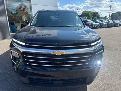 Used 2025 Chevrolet Traverse LT AWD/4WD image 3