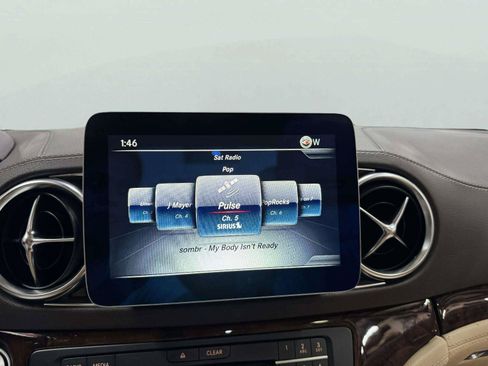 Used 2018 Mercedes-Benz SL 550 image 42