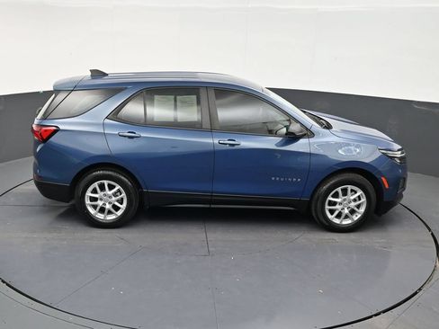 Used 2024 Chevrolet Equinox LS FWD image 17