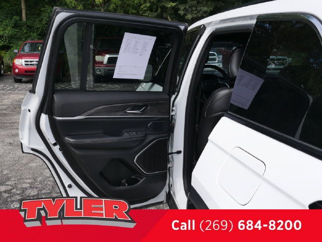 Used 2024 Jeep Grand Cherokee Limited 4xe AWD/4WD image 18