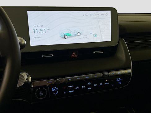 Used 2024 Hyundai Ioniq 5 Limited image 18