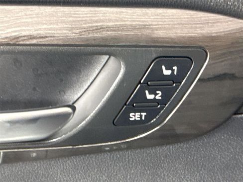 Certified 2026 Toyota Highlander Limited AWD/4WD image 32