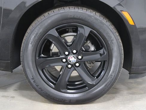 Used 2024 Buick Enclave Essence w/ Sport Touring Edition image 12