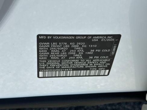 Used 2025 Volkswagen Atlas Cross Sport SEL R-Line image 27