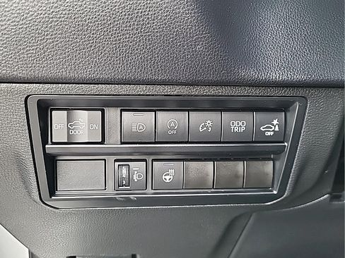 Used 2023 Toyota Tundra SR5 w/ SR5 Premium Package AWD/4WD image 21